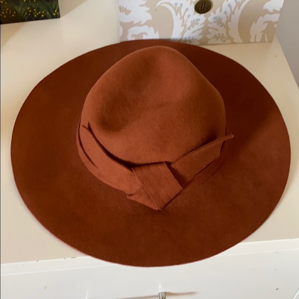 Concise Felt Knot Wool Swinger Hat - Picture 2 of 8